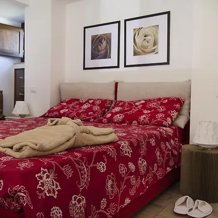 Dimora La Rosa Barocca Holiday home *